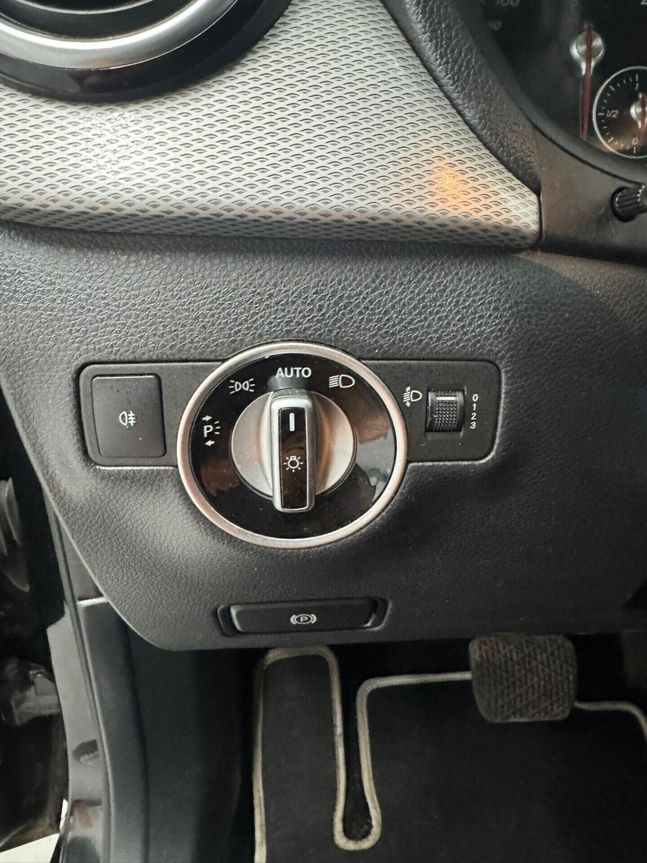 Mercedes-benz B 200 B 200 d Automatic Premium