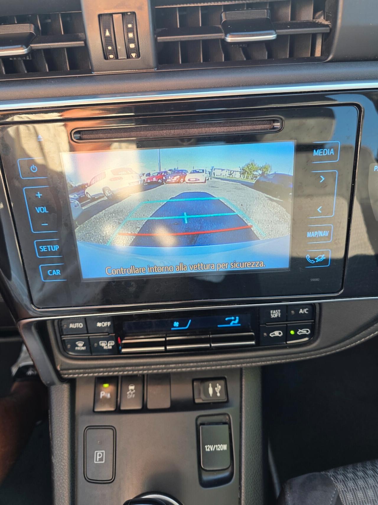 Toyota Auris 1.8 Hybrid Business