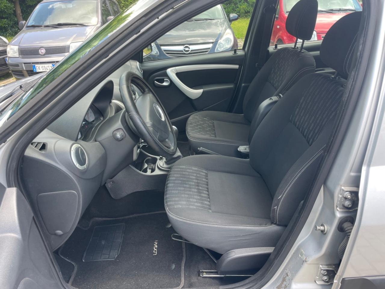 Dacia Logan MCV 1.5 dCi 90CV 7 posti Embleme