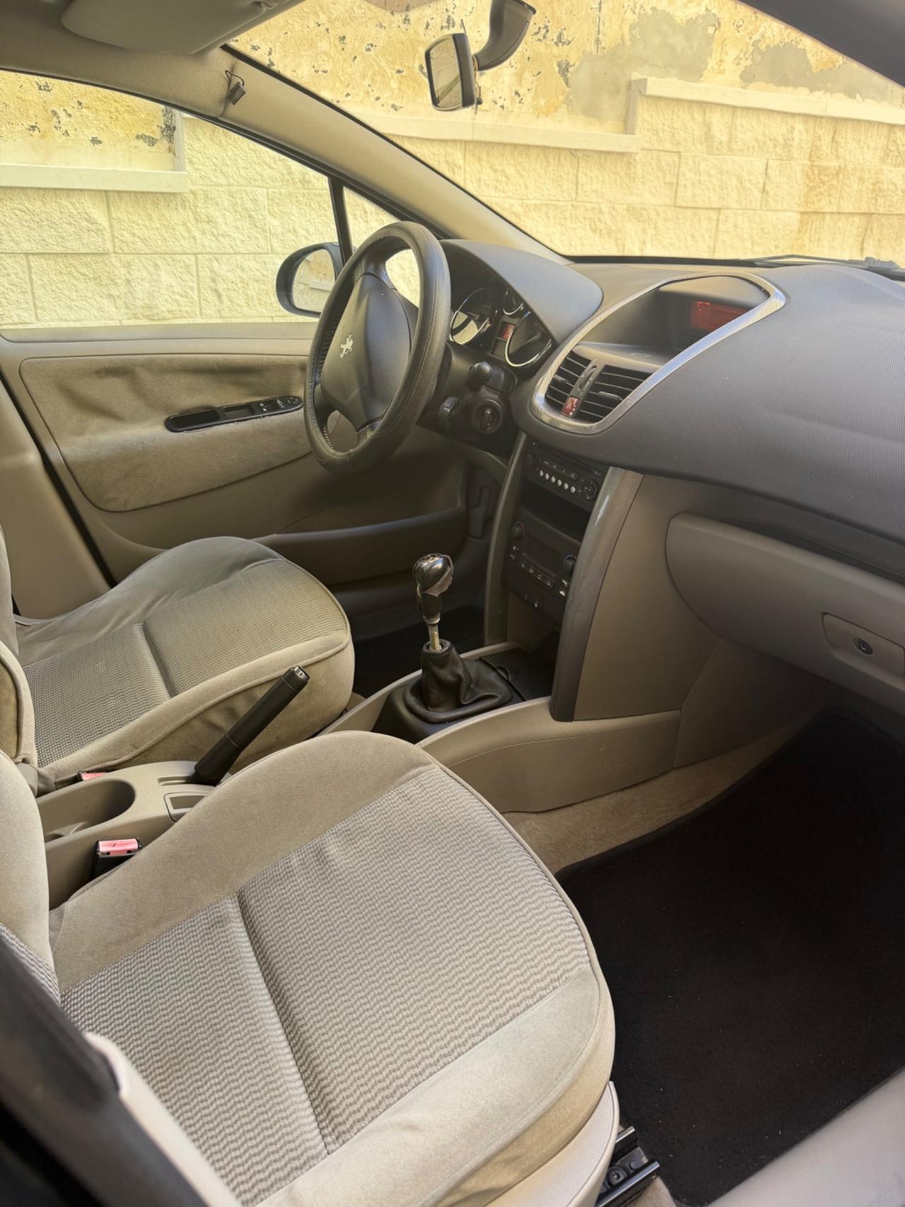 Peugeot 207 1.4 HDi 70CV 5p. ONE Line