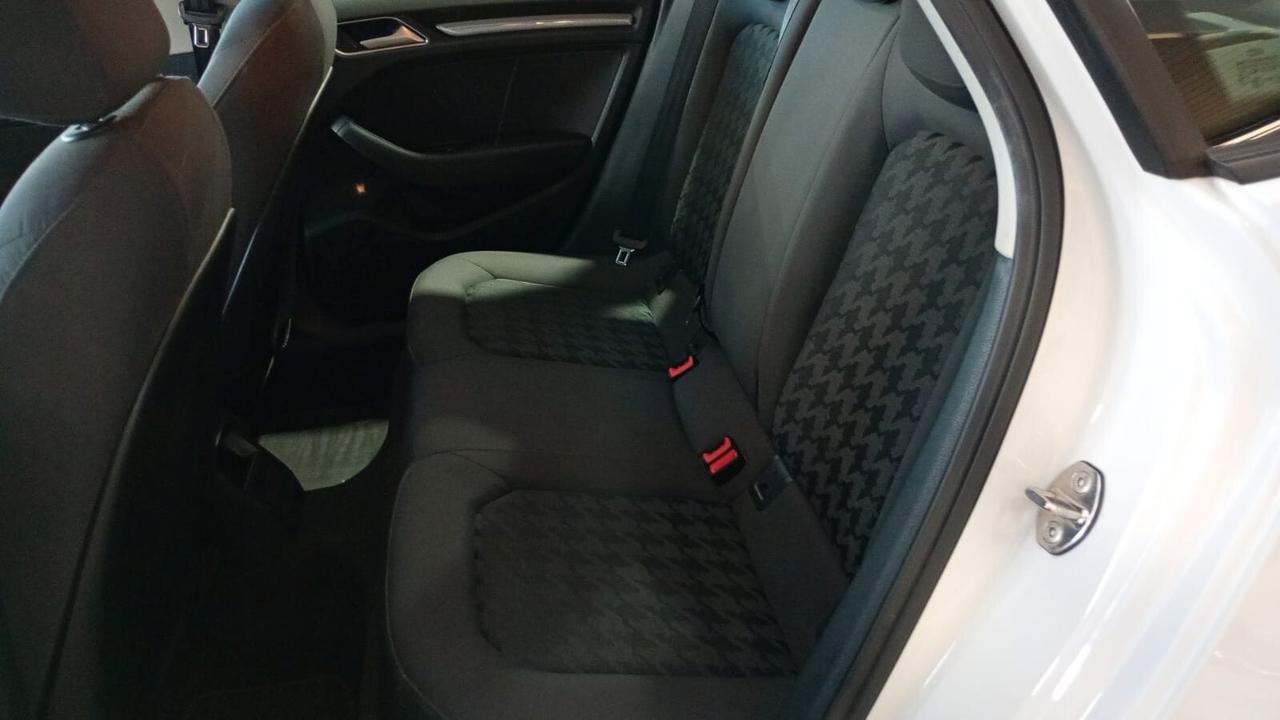 Audi A3 SPB 1.6 TDI clean diesel Ambition