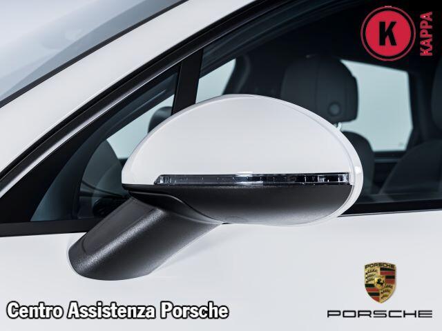 Porsche Macan 2.0 Sport Design