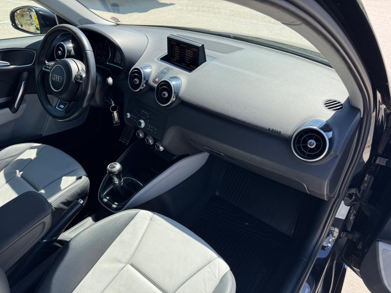 Audi A1 1.6 TDI 105 CV S line edition plus