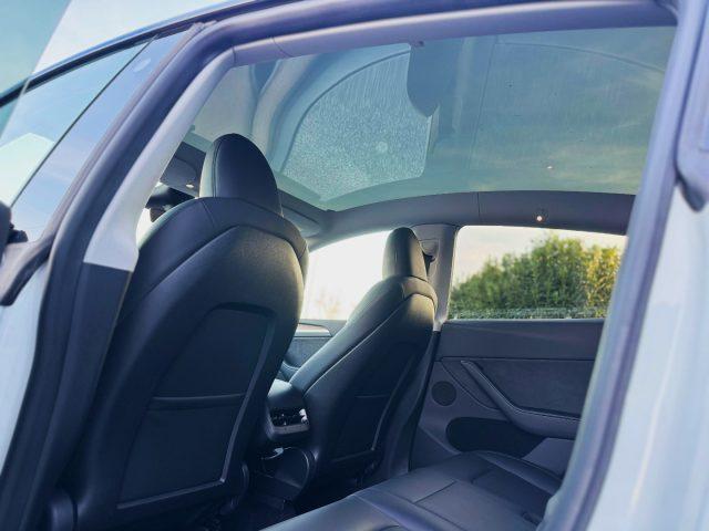 TESLA Model Y PERFORMANCE DUAL MOTOR AWD *UNIPROP*