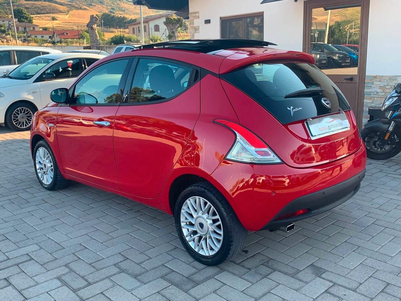 Lancia Ypsilon 1.2 69 CV Platinum 2015 TETTO APRIBILE