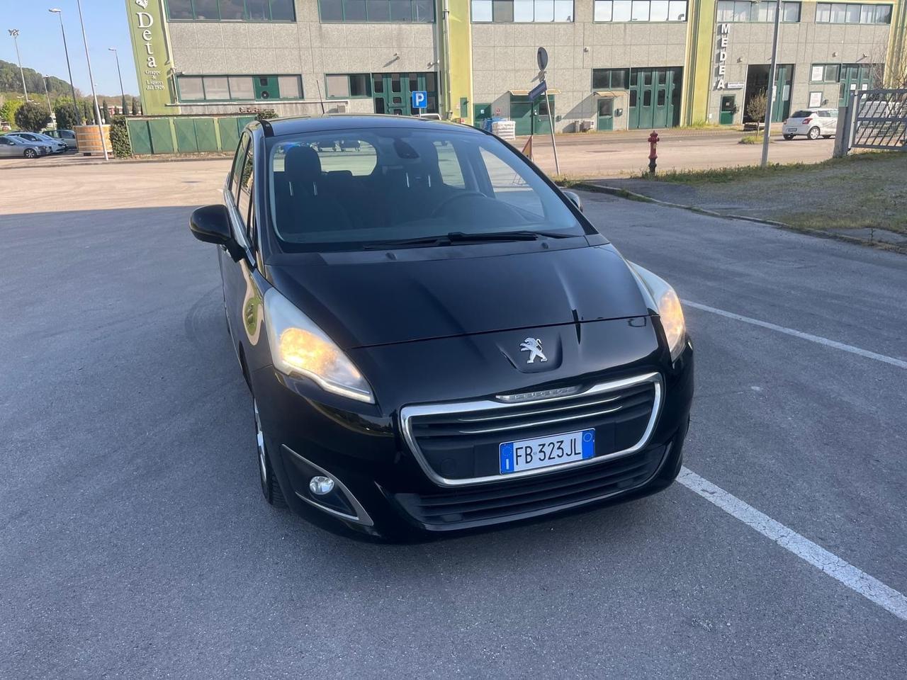 Peugeot 5008 1.6 HDi 115CV Business 7 POSTI