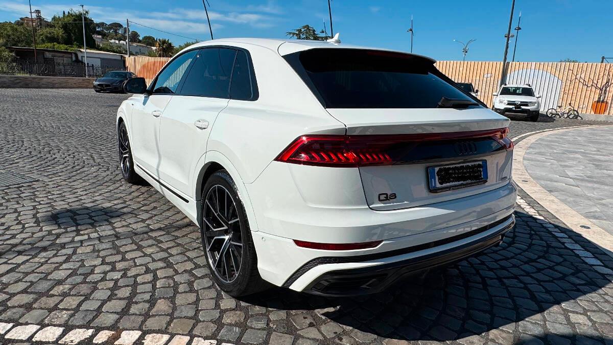 Audi Q8 55 3.0 tfsi mhev Sport quattro tiptronic