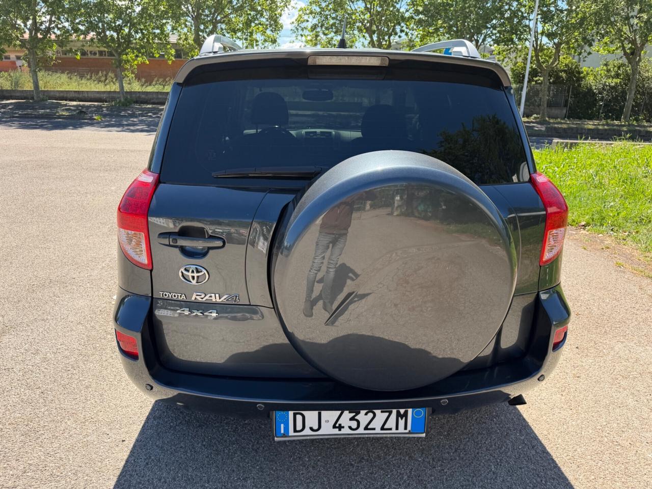 Toyota RAV 4 2.2 D-4D 136 CV tenuto maniacalmente