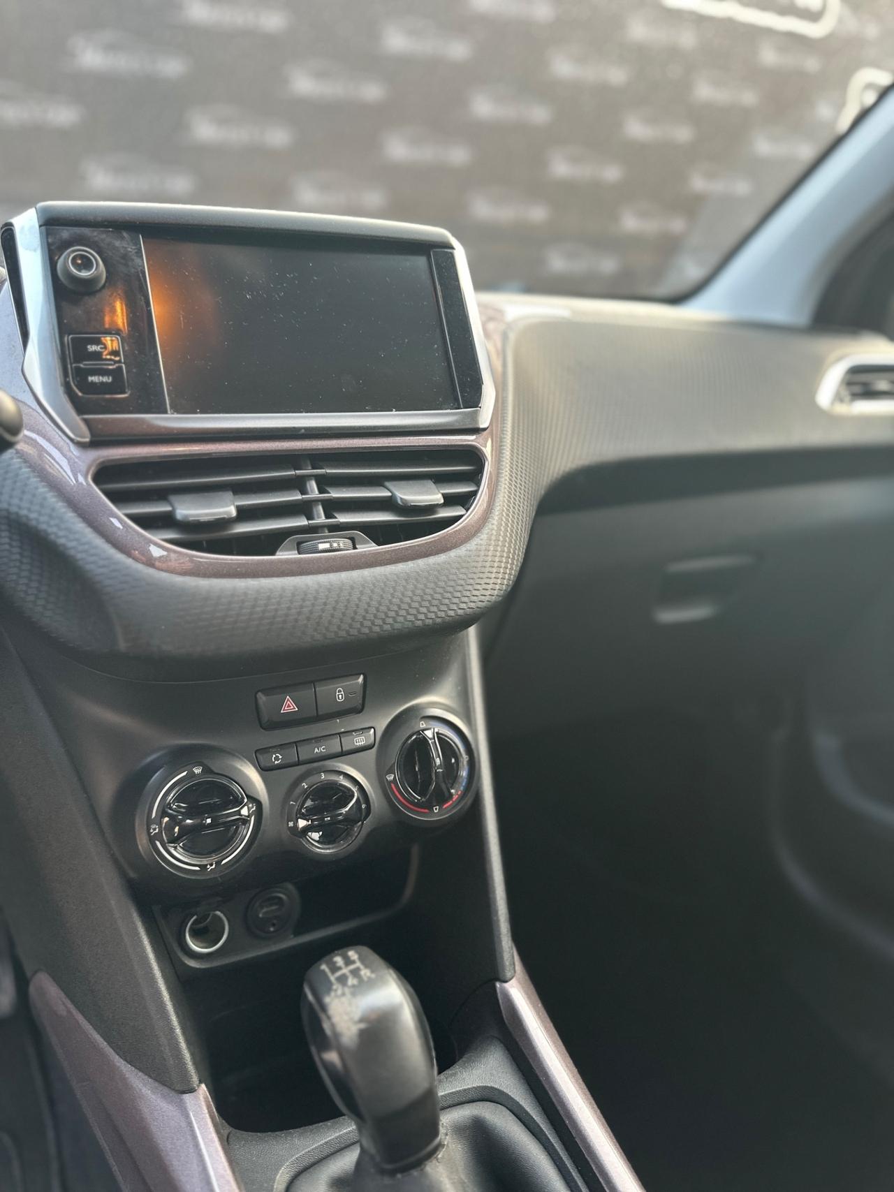 PEUGEOT 2008(anno 2015)