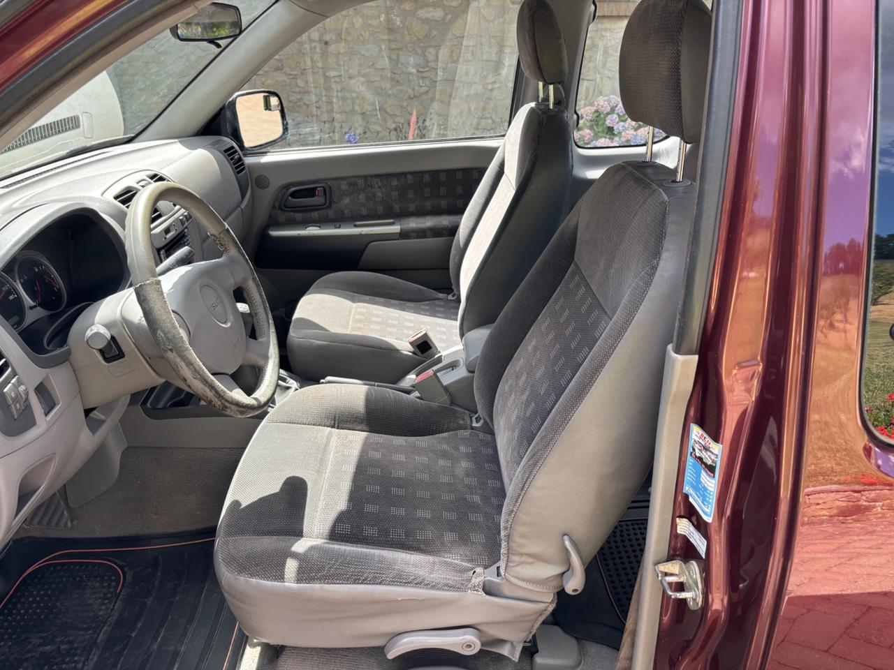 Isuzu D-Max 3.0 TD cat Space Cab 4WD Pick-up LS