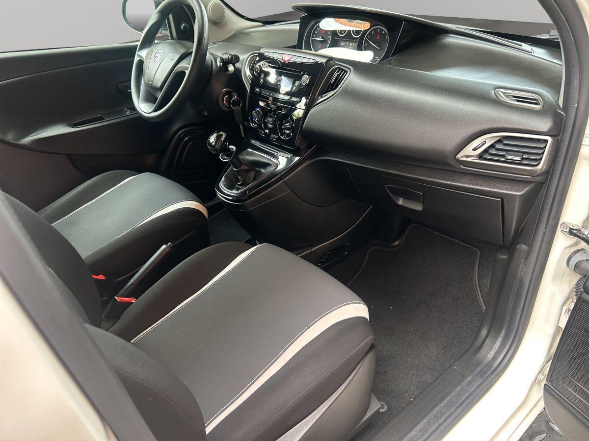 LANCIA - Ypsilon - 1.2 69 CV 5p. Platinum
