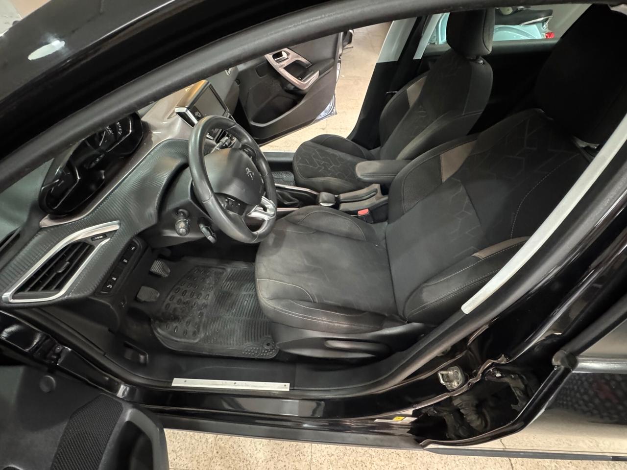 Peugeot 2008 PureTech 82 cv. Allure OK NEOPATENTATI