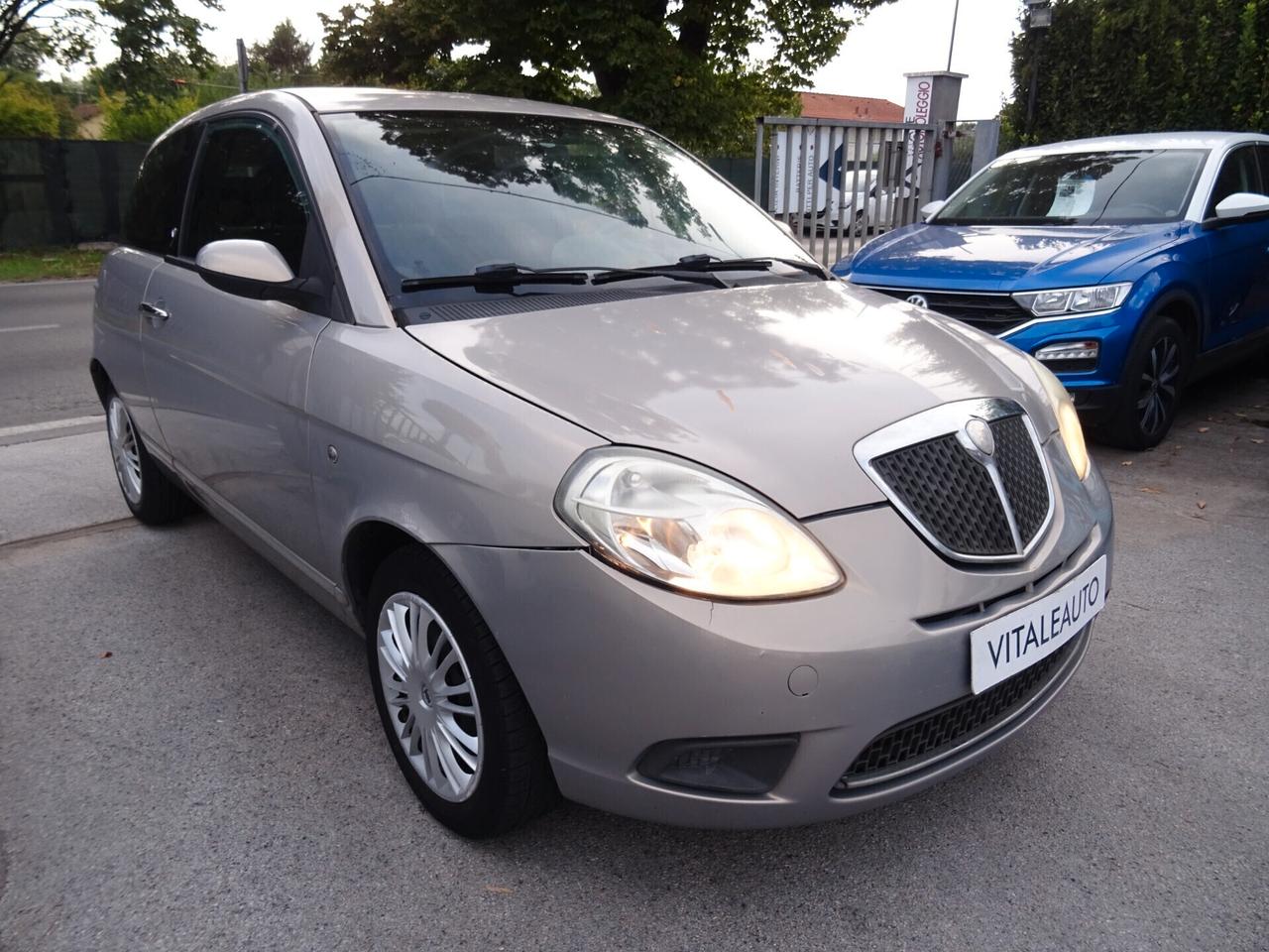 Lancia Ypsilon 1.3 MJT 75 CV Argento