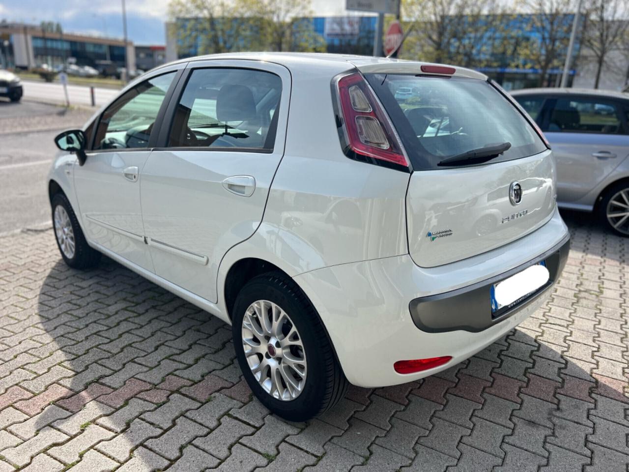 Fiat Punto Evo 1.4 5 porte Dynamic Natural Power ok Neopatentati