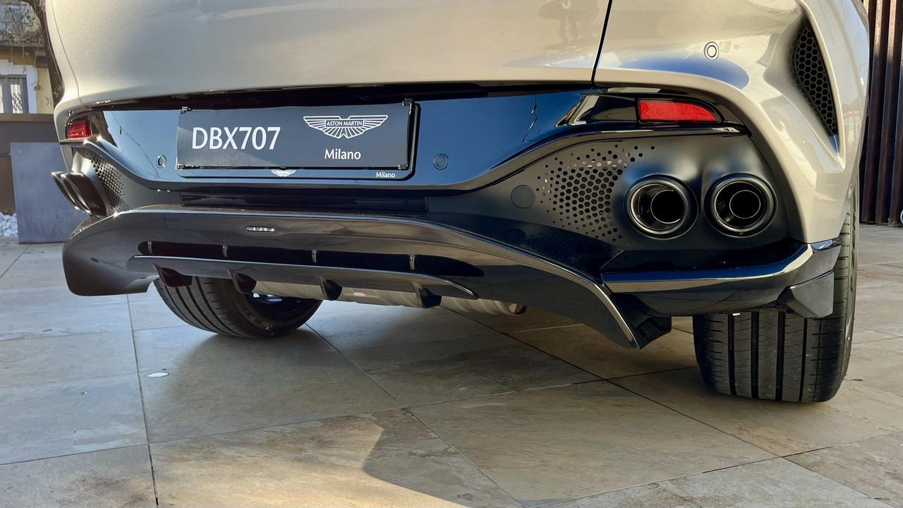 ASTON MARTIN DBX707 4.0
