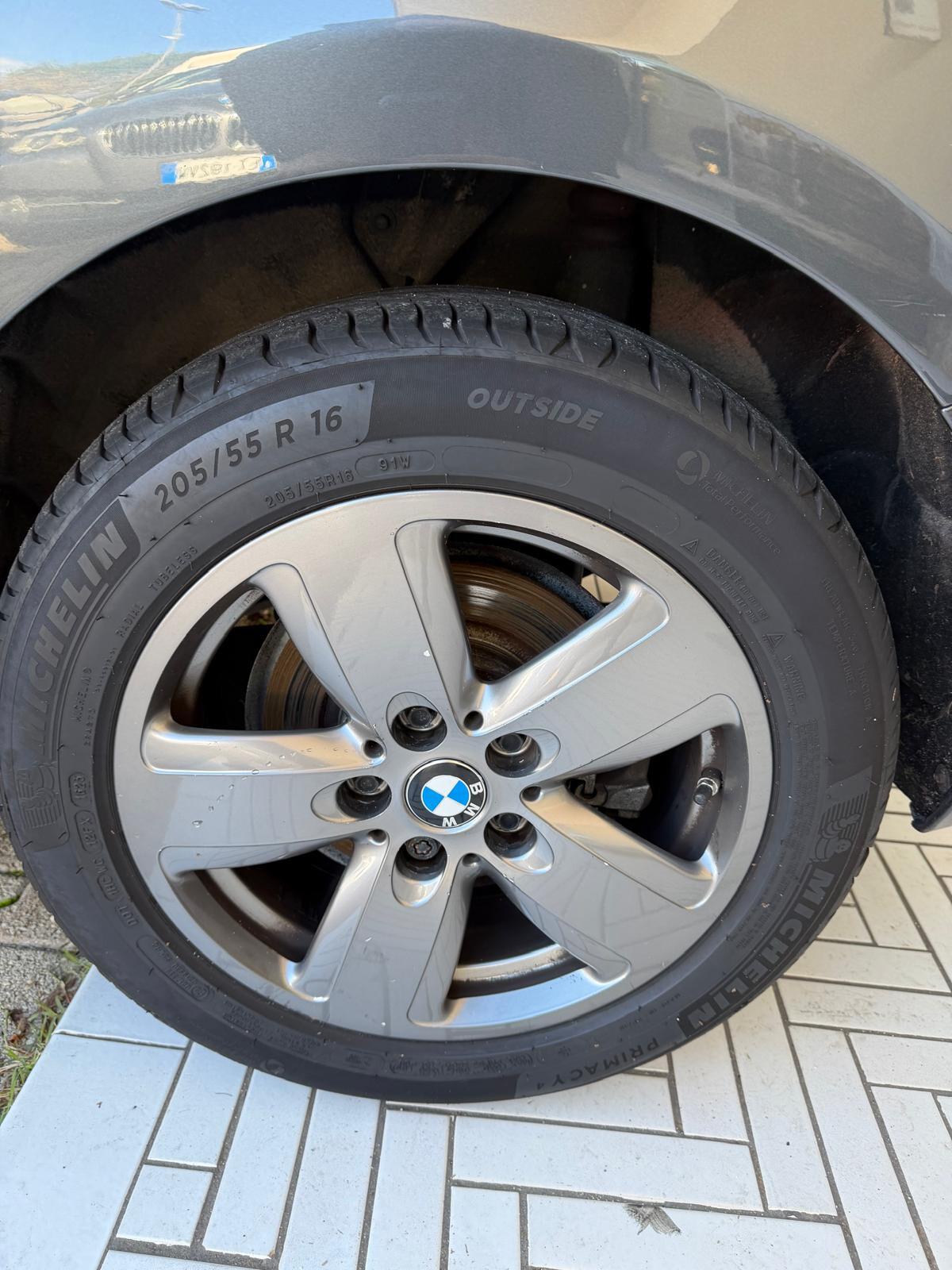 Bmw 116 116d 5p. Business Advantage