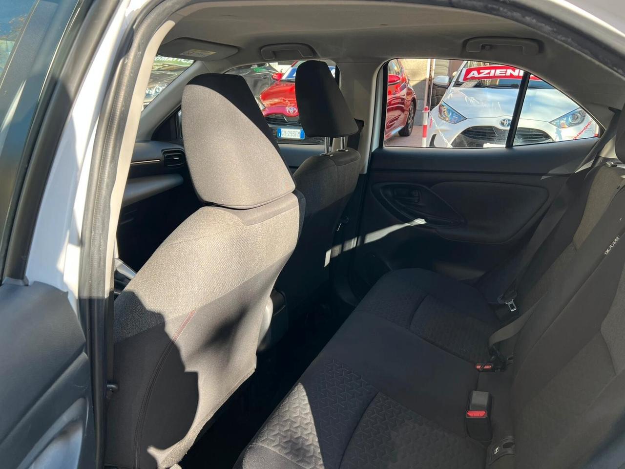 Toyota Yaris Cross 1.5 Hybrid E-CVT AWD-i Business