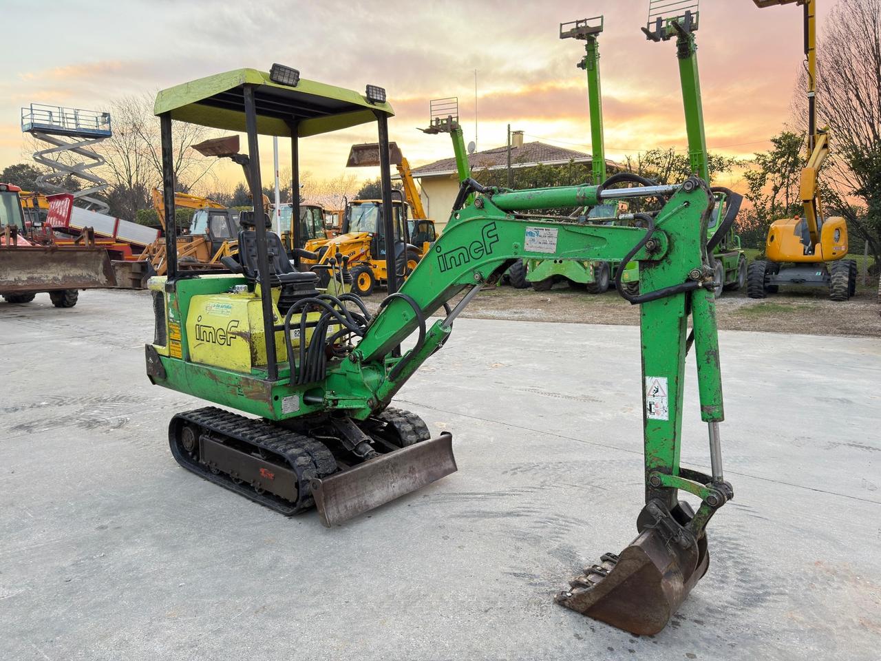 Mini escavatore IMEF HE14