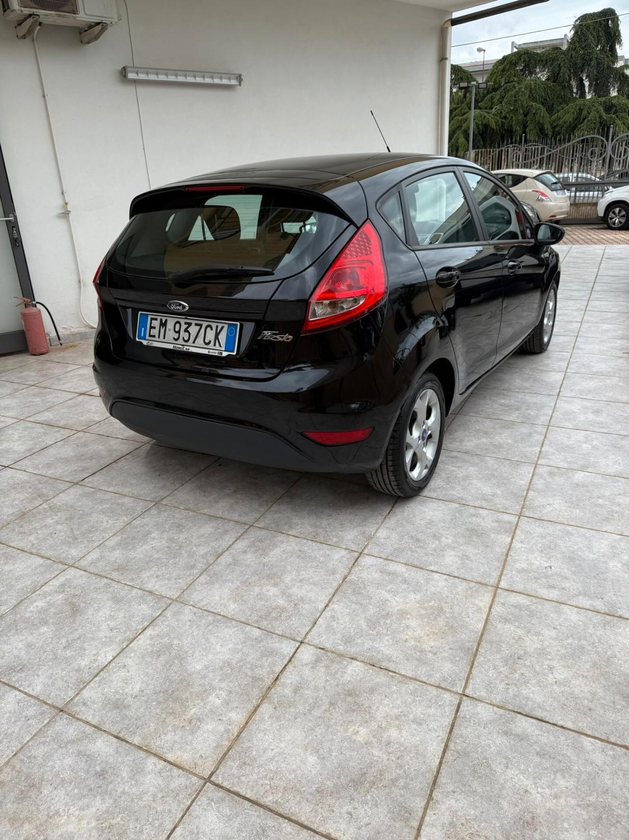 Ford Fiesta 1.4 TDCi 70CV 5 porte Titanium