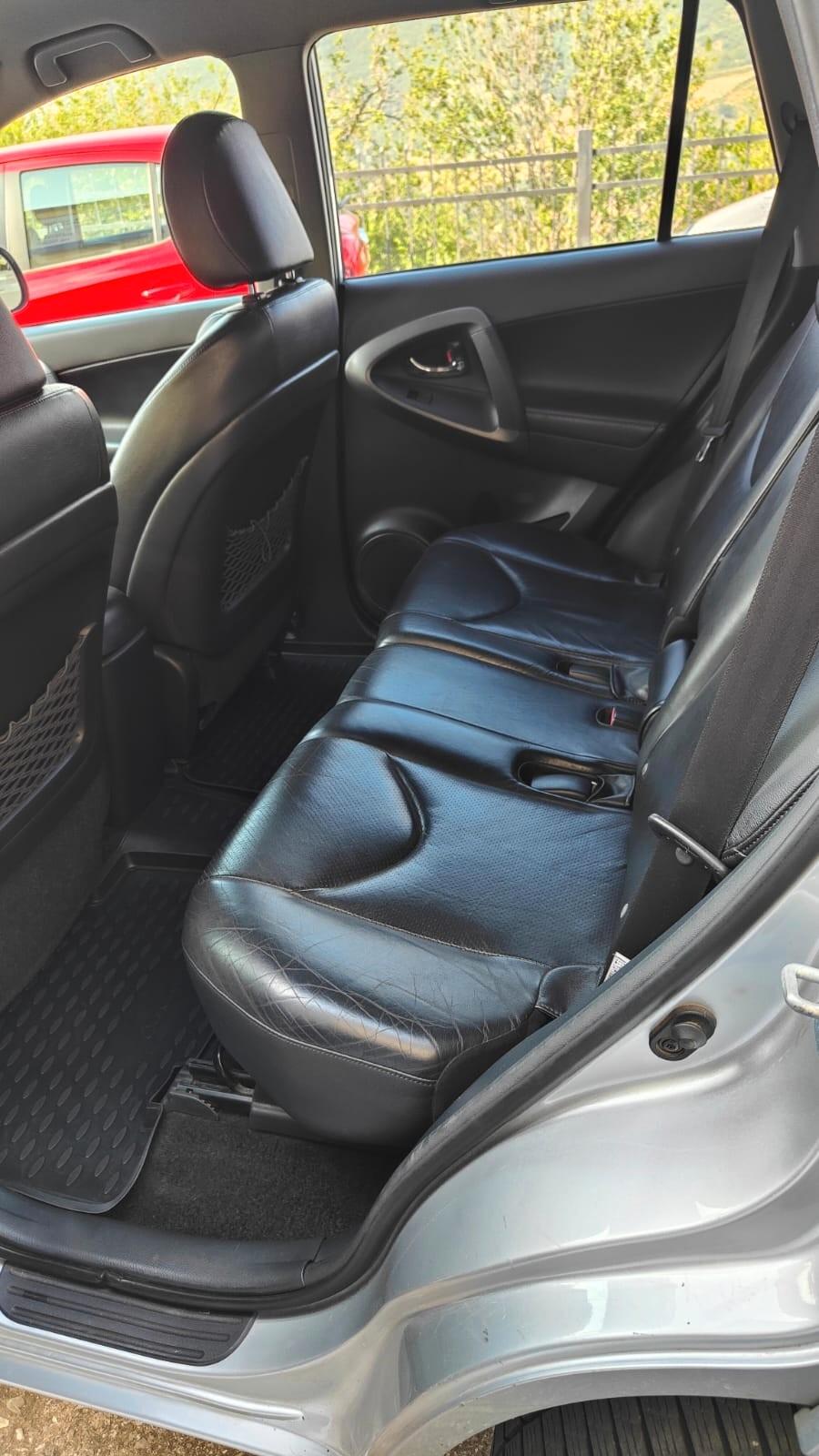 Toyota RAV 4 RAV4 2.2 D-4D 150 CV DPF Luxury