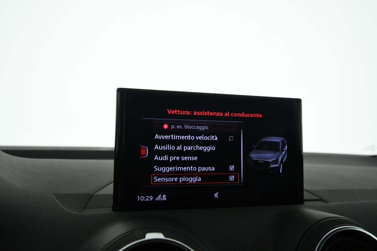 AUDI Q2 35 1.5 tfsi Business Design LED+C17"