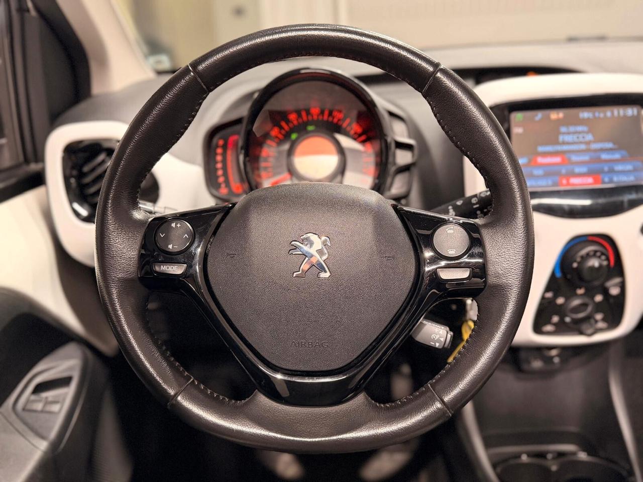 Peugeot 108 PureTech 82 5 porte Allure TOP!