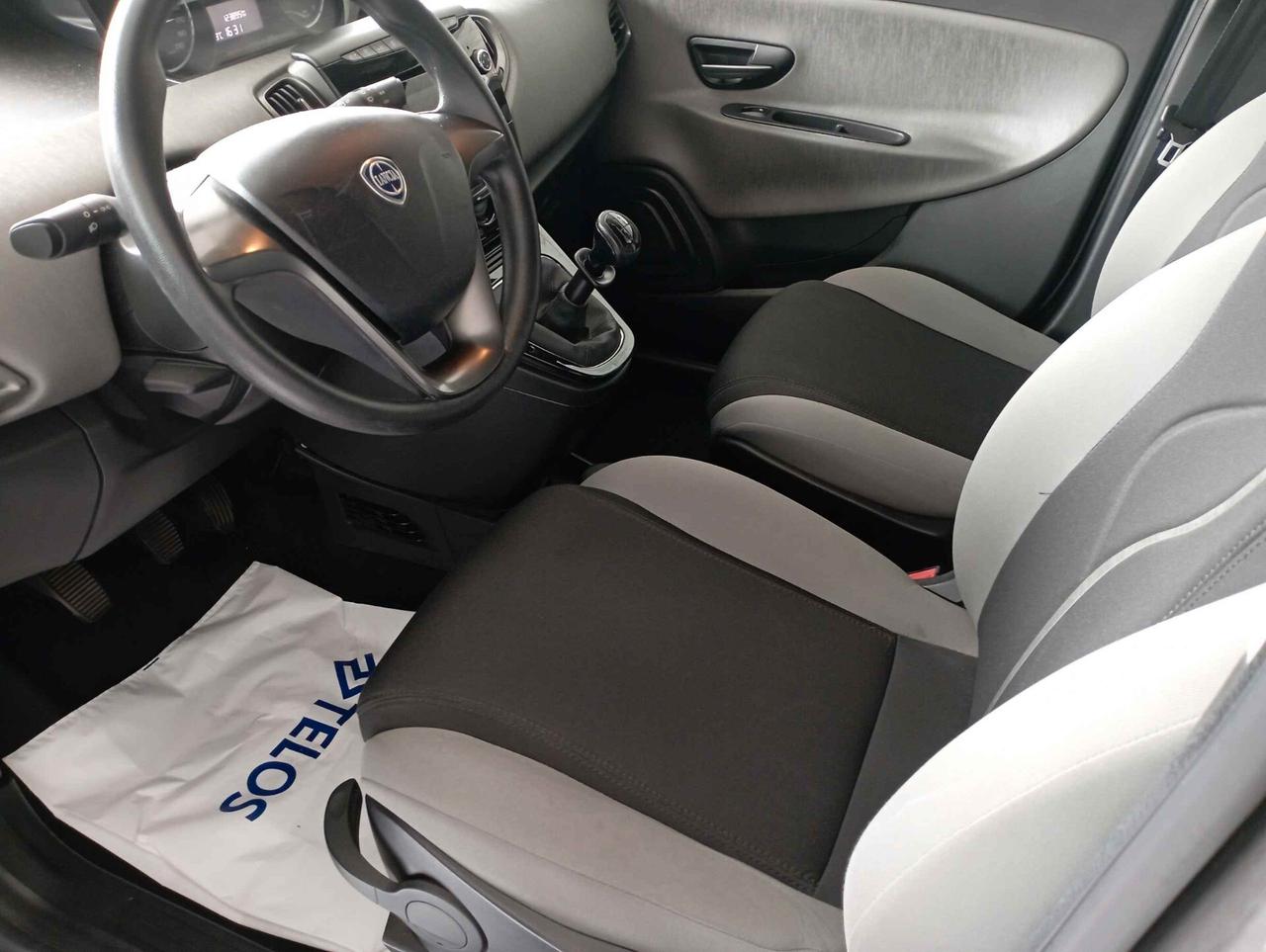 Lancia Ypsilon 1.2 69 CV 5 porte S&S Platinum