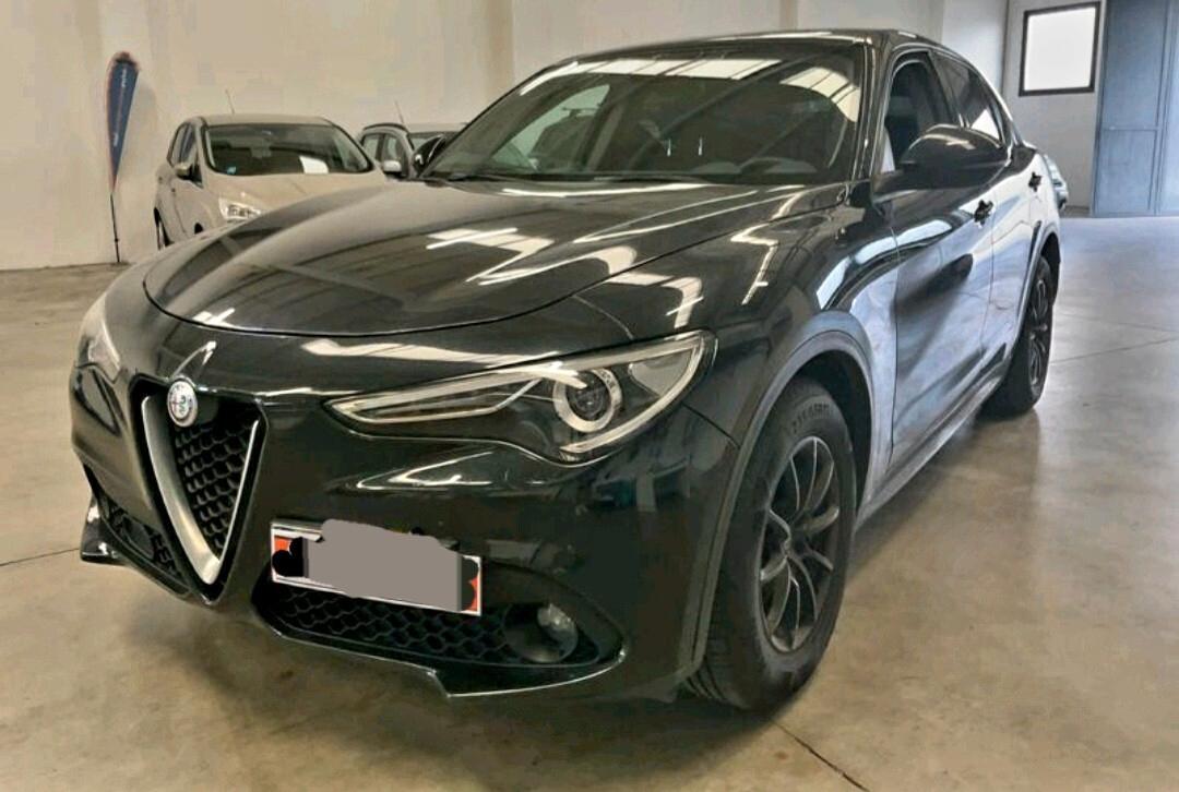 Alfa Romeo Stelvio 2.2 Turbodiesel 180 CV AT8 RWD Business