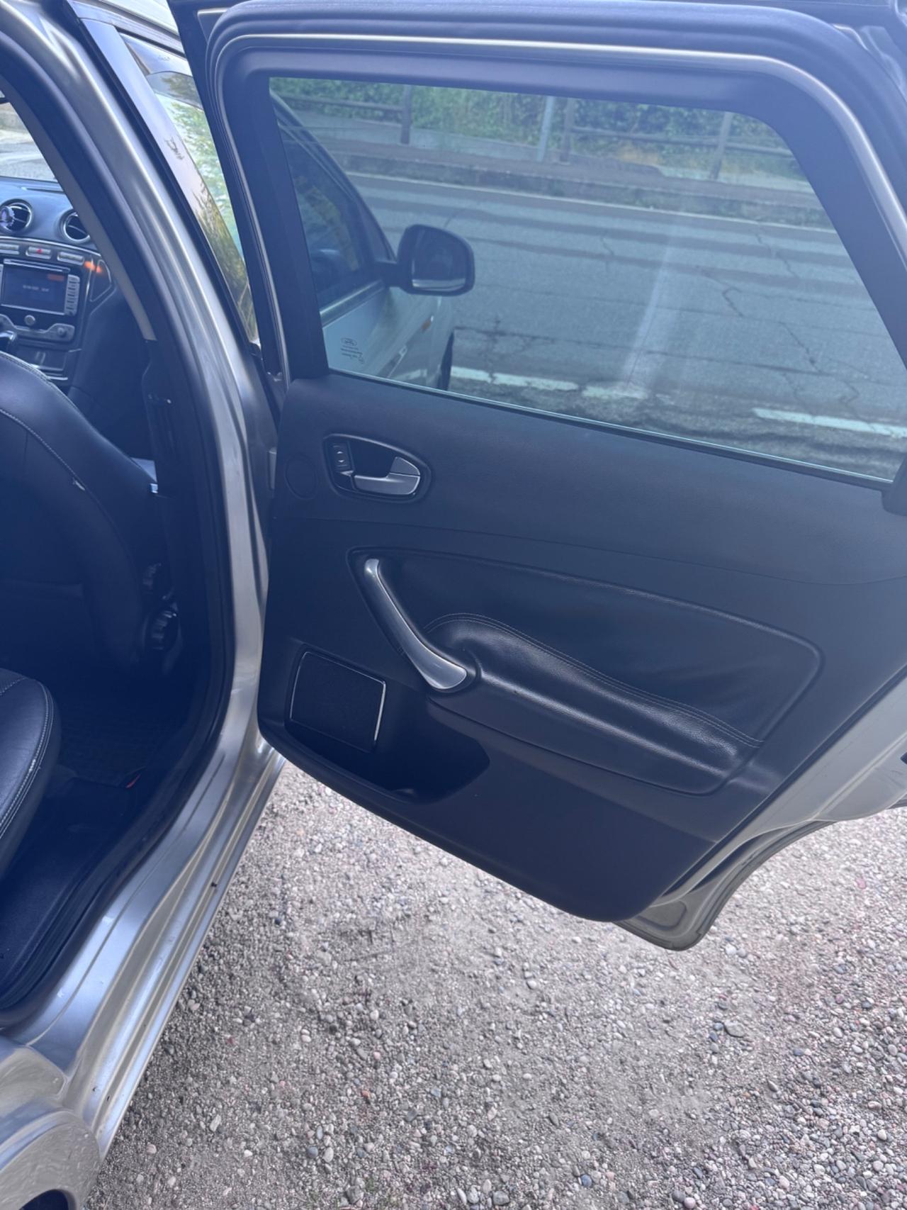 Ford Mondeo 2000 TDCi 140 CV Ghia DPF con cambio automatico 6Tronic