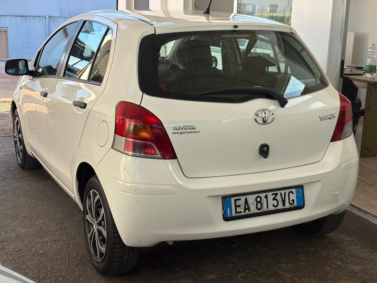 Toyota Yaris 1.0 5 porte Sol
