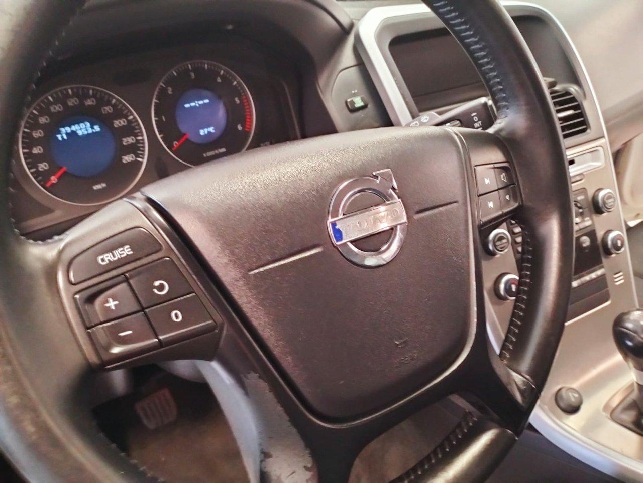 Volvo XC60 2.4d Momentum fwd 175cv