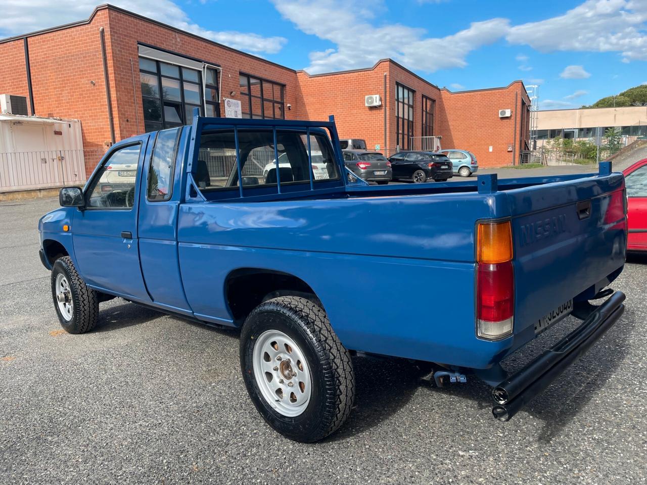 Nissan King Cab 2.5d 2 posti Cassone Lungo