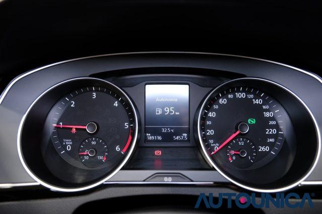 VOLKSWAGEN Passat Variant 1.6 TDI SCR DSG R-LINE BMT