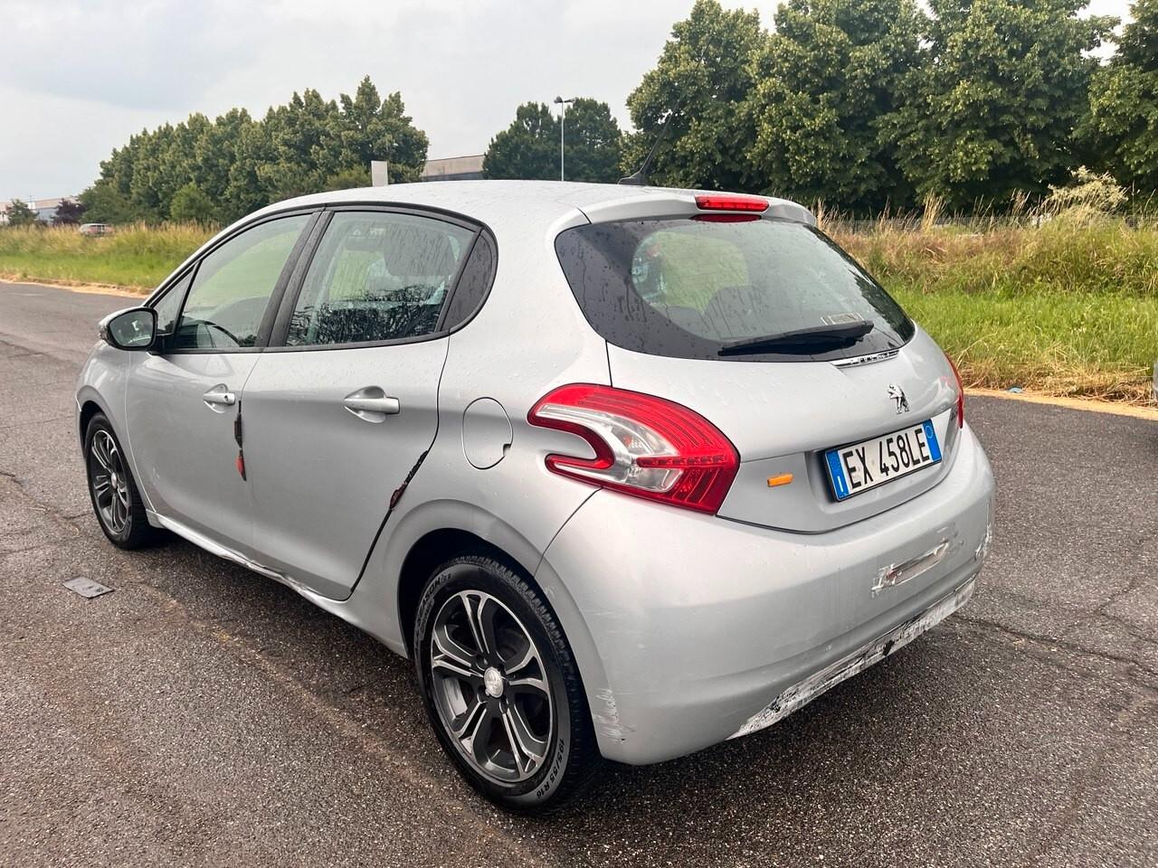 Peugeot 208 1.4 HDi 68 CV 5 porte Active