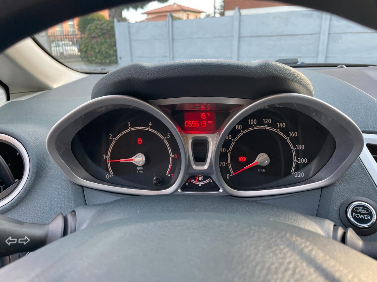 Ford Fiesta 1.2 82 CV 5 porte Titanium NEOPATENTATI KM REALI !!!