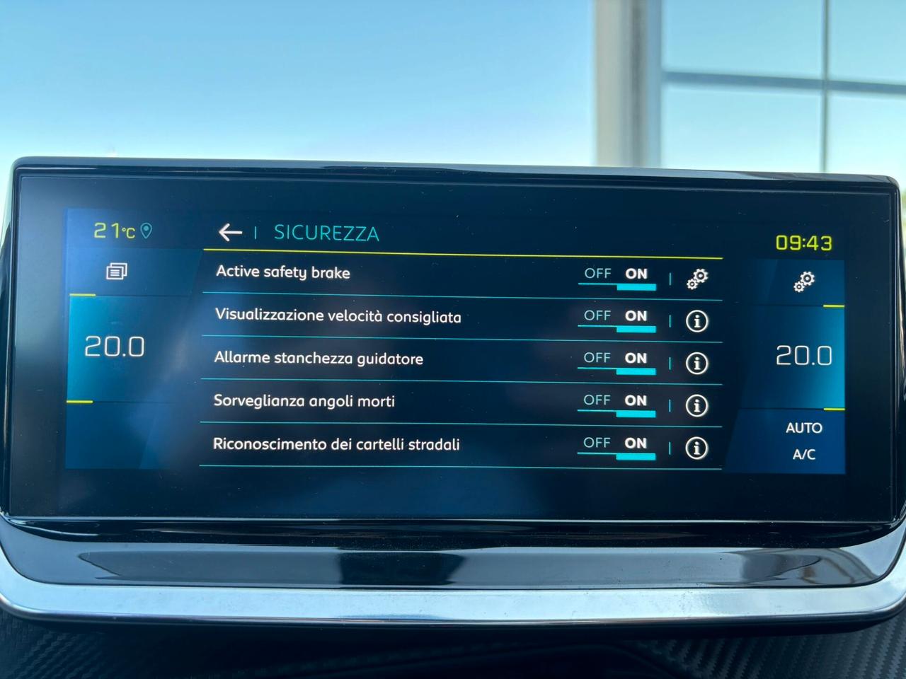 Peugeot 208 GT Line motore elettrico 5 porte SPOTICAR