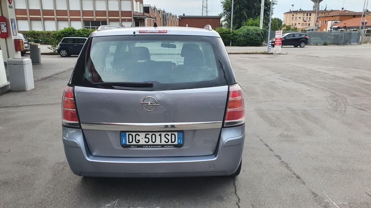 Opel Zafira 1.6 16V Twinport Cosmo