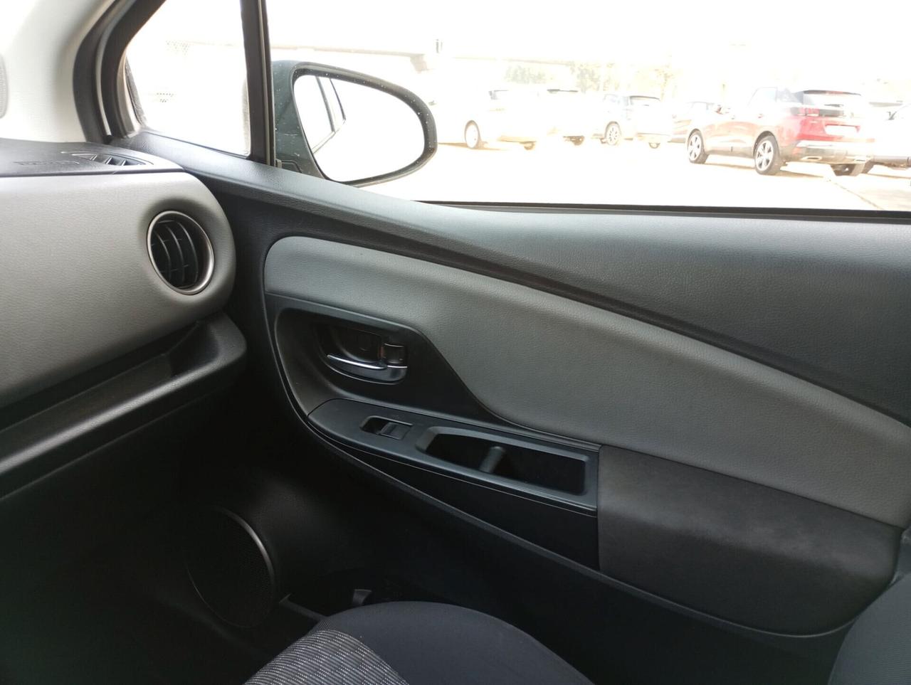 Toyota Yaris 1.0 5 porte Lounge