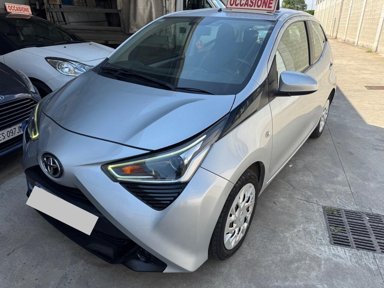 Toyota Aygo 1.0 VVT-i 72 CV 5 porte x-cite
