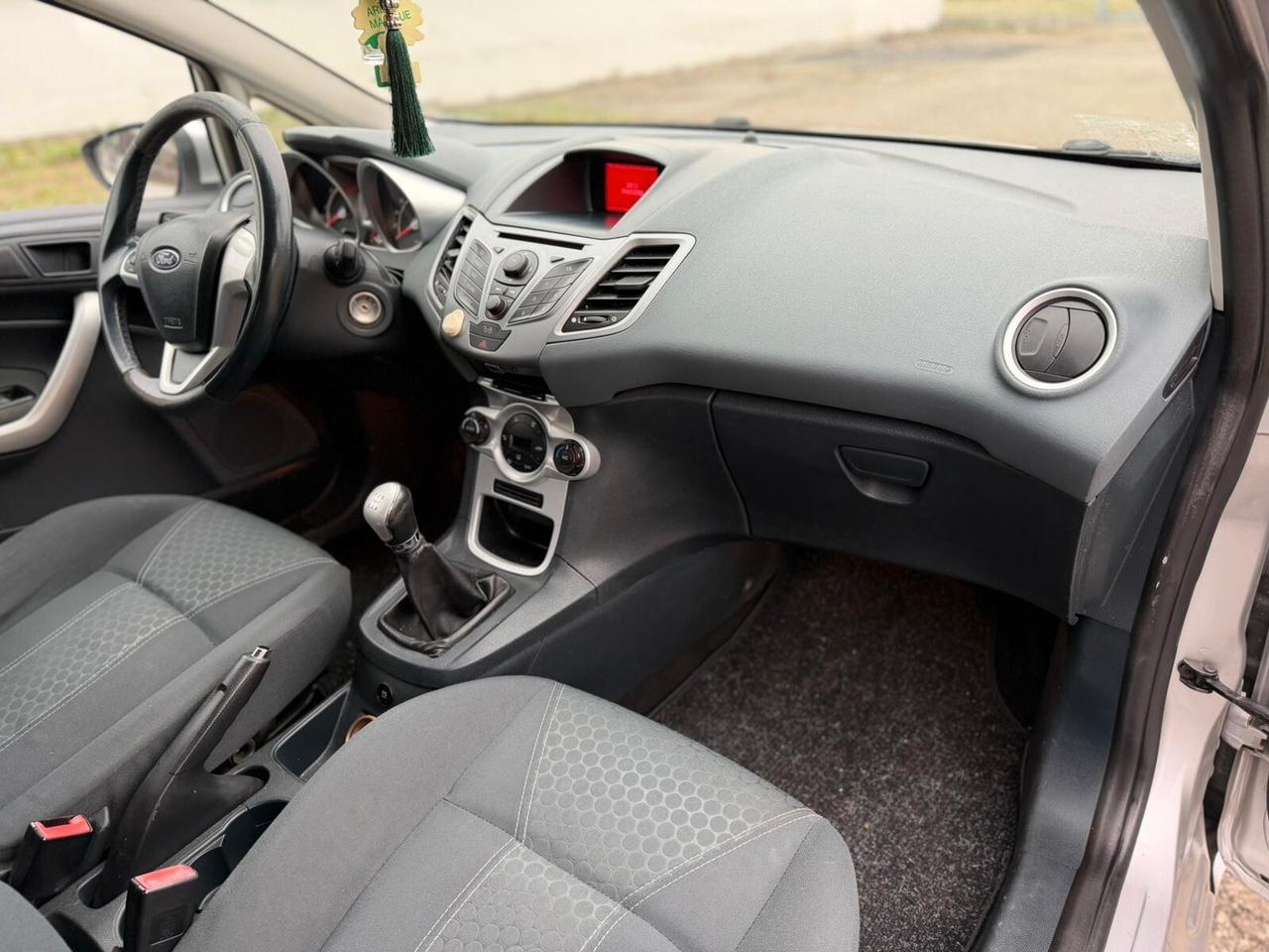 Ford Fiesta 1.4 5 porte GPL Titanium