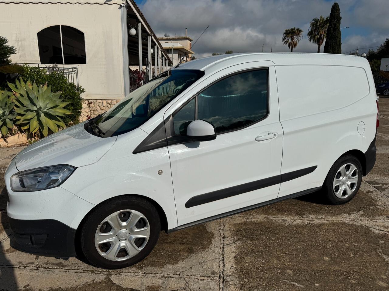 Ford Transit courier