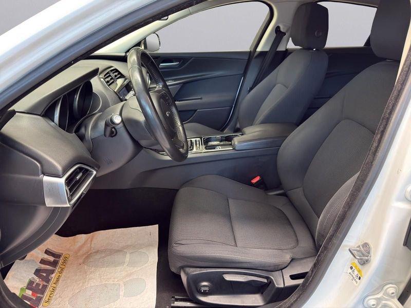Jaguar XE JAGUAR XE 2.0 D 180cv 6m - PURE BUSINESS EDITION -