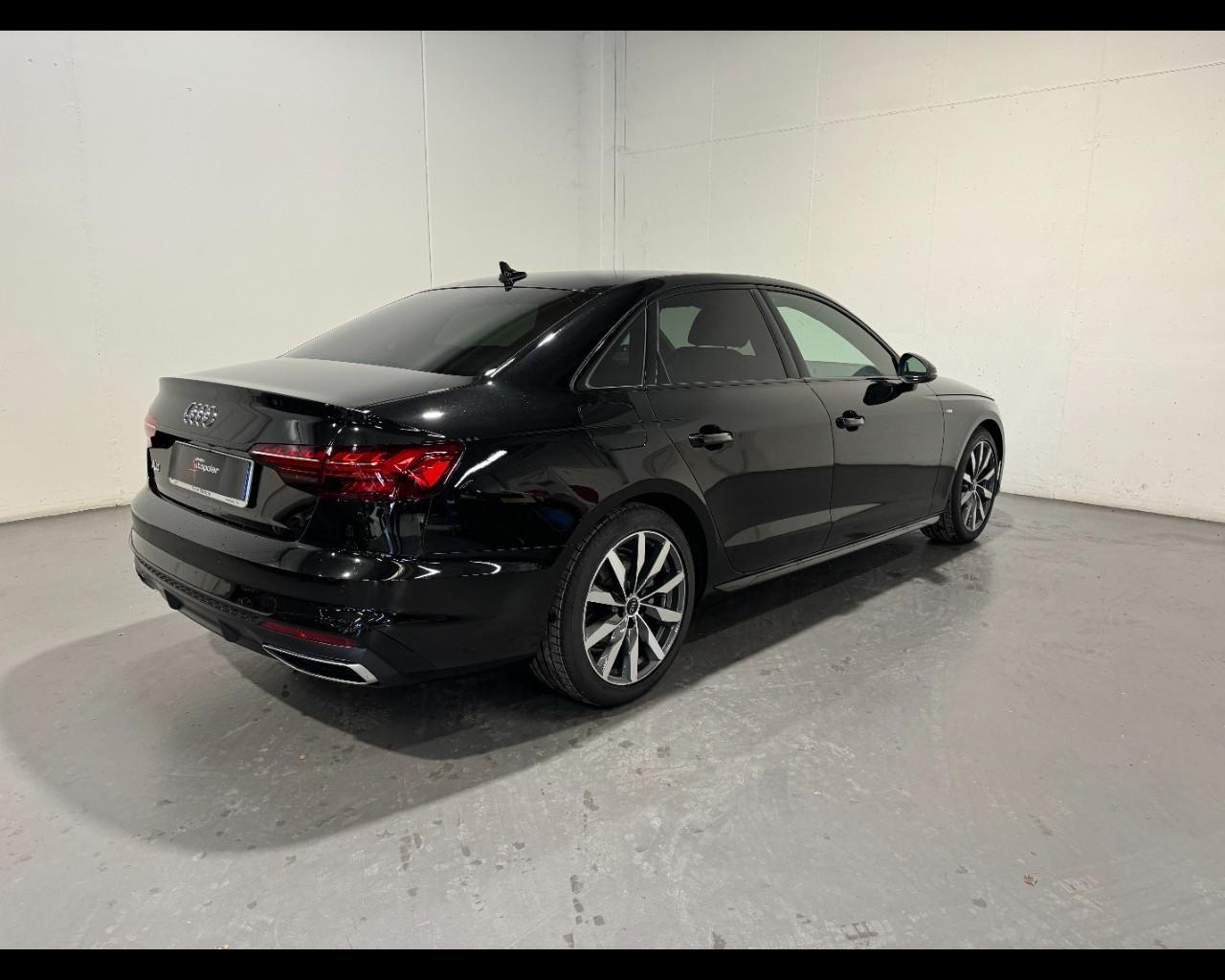 AUDI A4 35 TDI S-TRONIC S-LINE