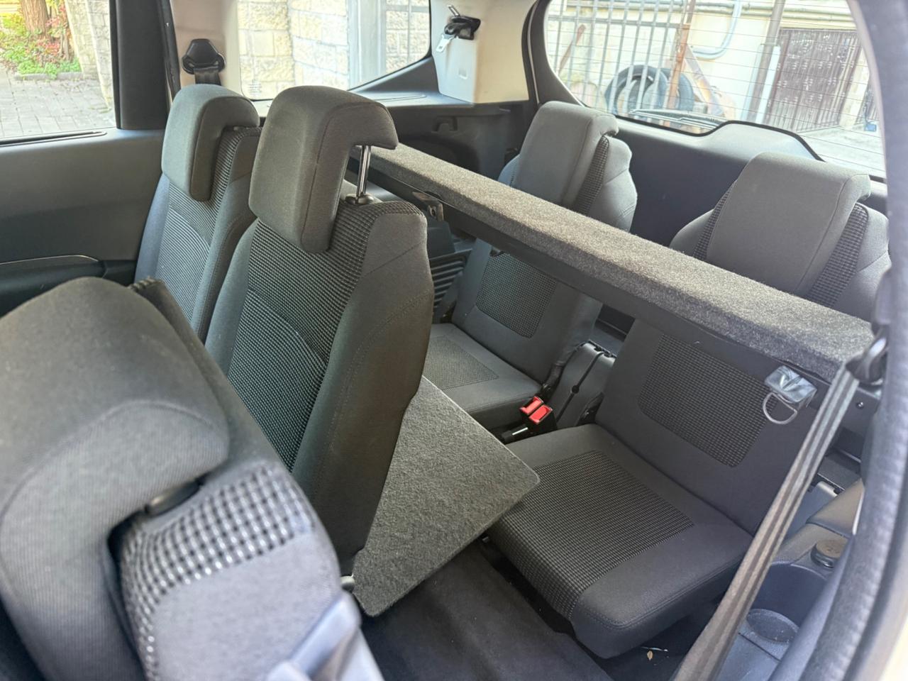 Peugeot 5008 PureTech Turbo 130 S&S Access