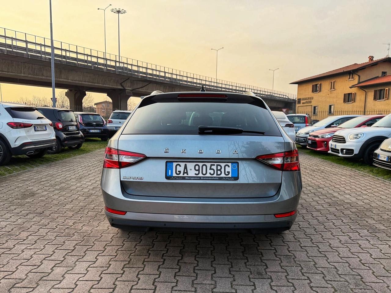 Skoda Superb 2.0 TDI EVO 150 CV DSG Wagon SportLine