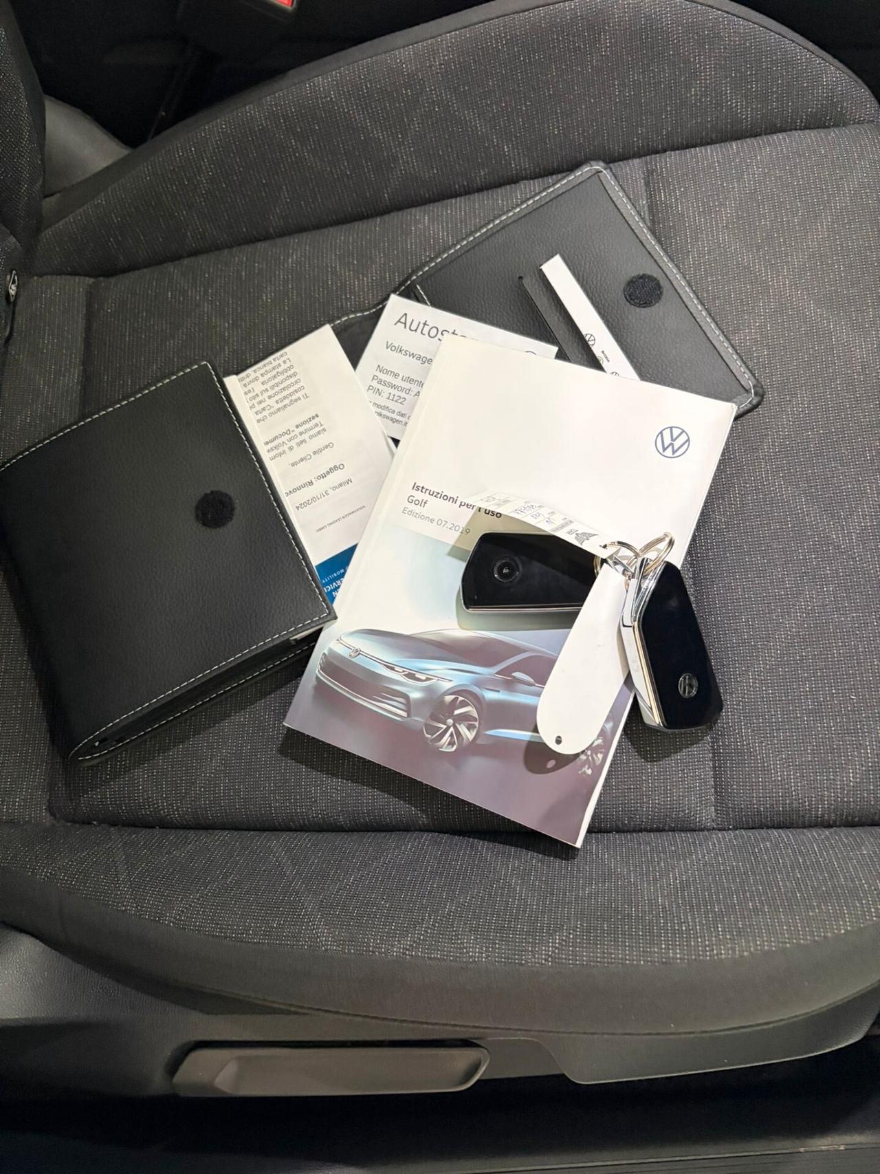 VOLKSWAGEN GOLF 8 2.0 TDI SCR STYLE "UNICA"