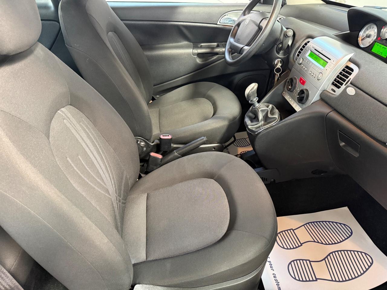 Lancia Ypsilon 1.2 Benzina 69 CV Unyca - 2011