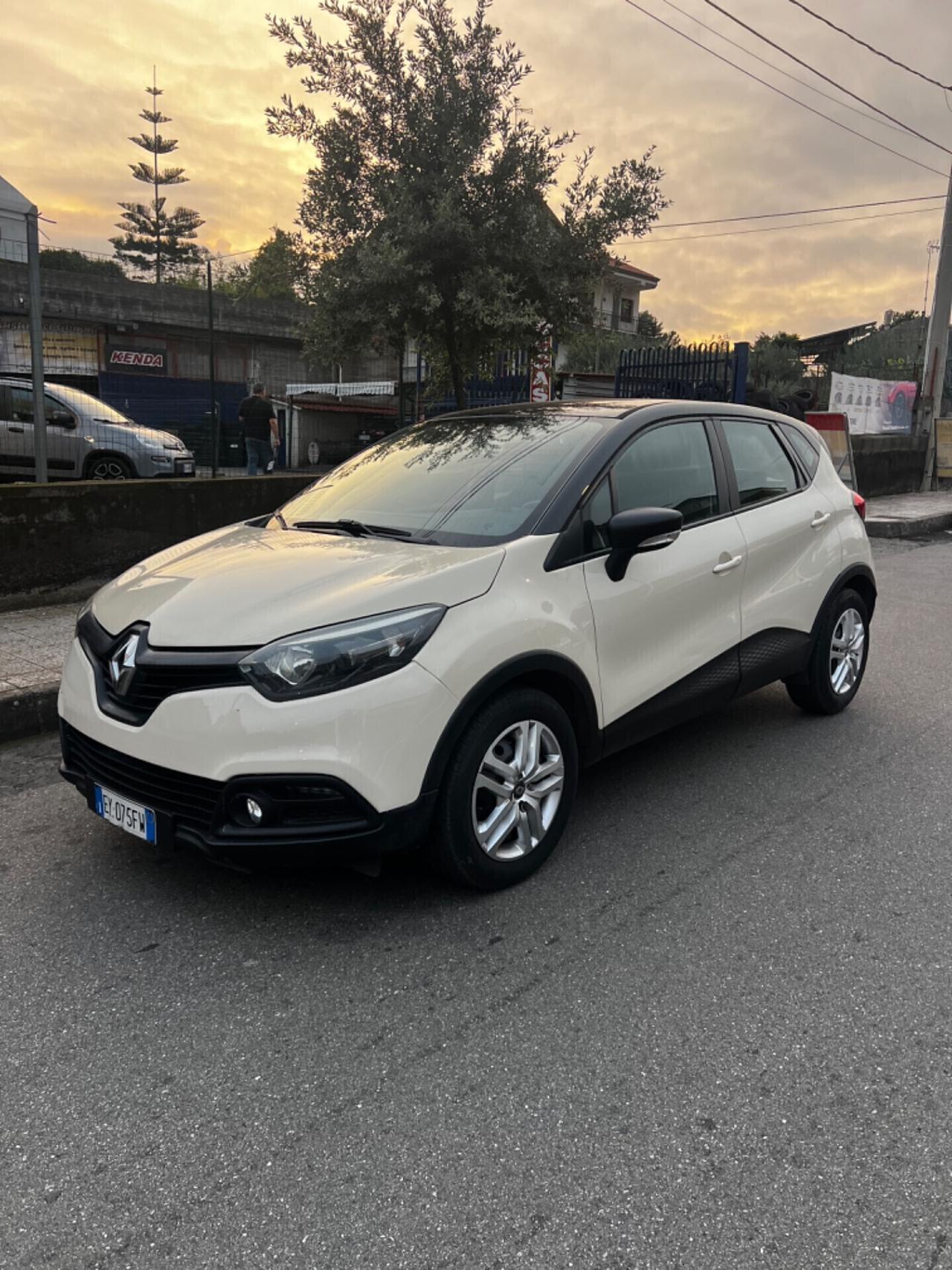 Renault Captur 1.5 dCi 90 CV neopatentati 2015