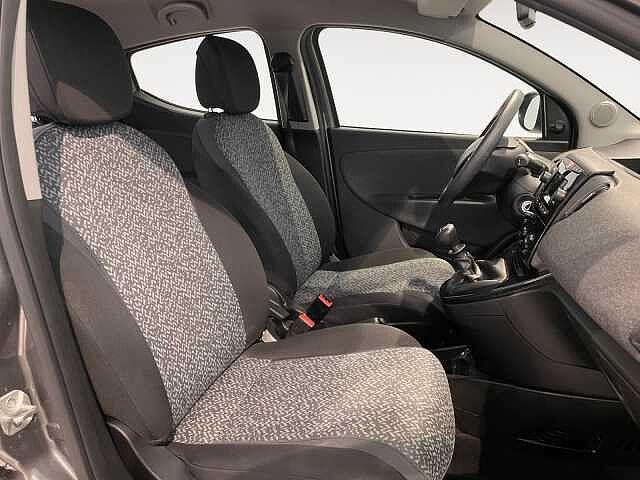 Lancia Ypsilon 1.2 69CV GPL Ecochic Silver - NEOPATENTATI