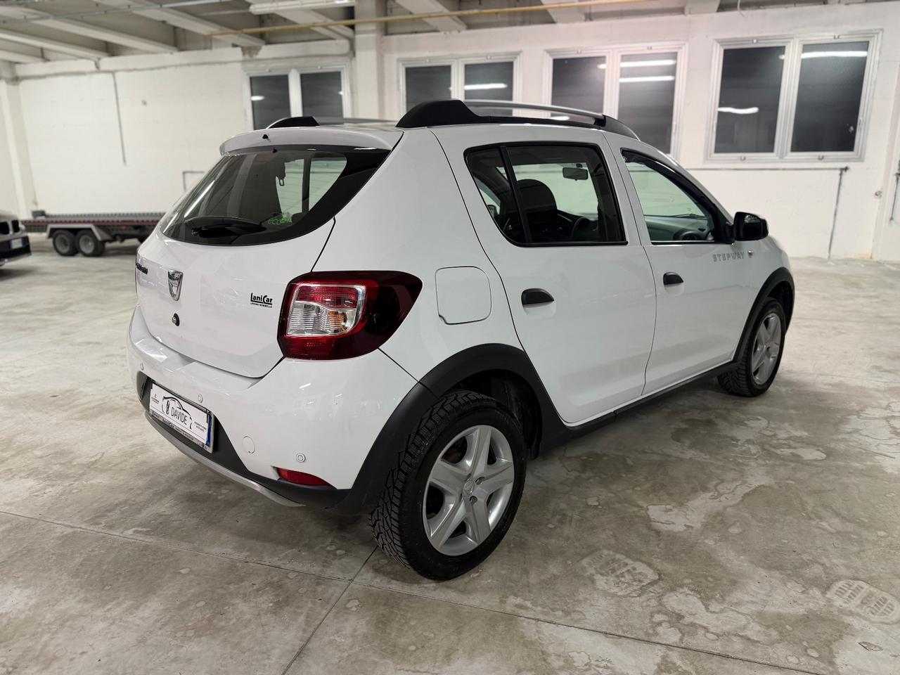Dacia Sandero Stepway 1.6 12V 90CV Prestige